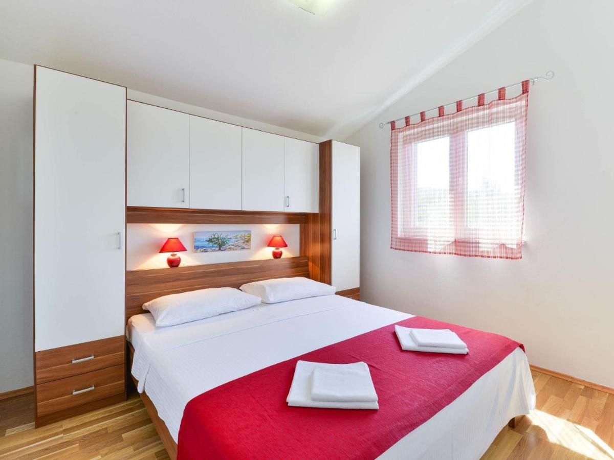Apartment Matas - Srd318 By Interhome Рованиска Екстериор снимка